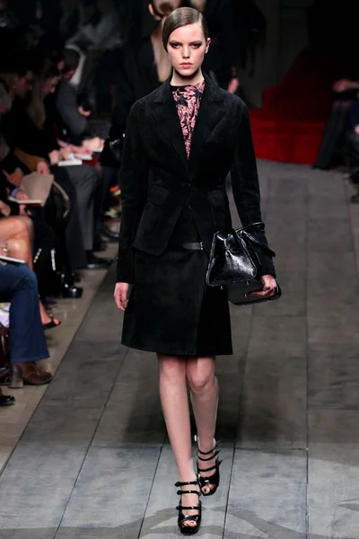 Look 13